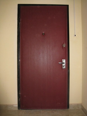 Двери до установки панели МДФ
