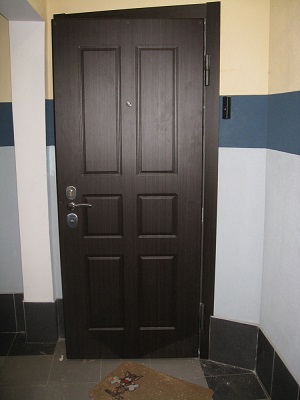 Двери после установки МДФ панели 22