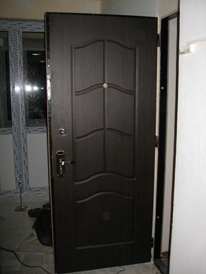 Двери после установки МДФ панели 13